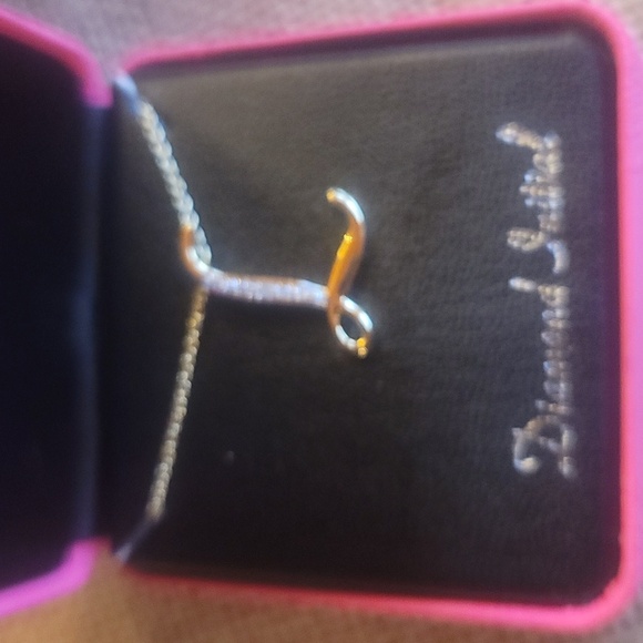 Diamond initial - Picture 3 of 5